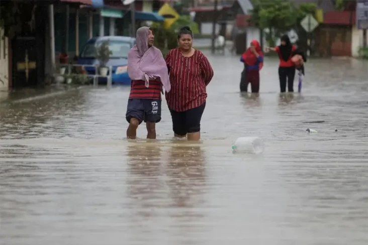 Banjir Landa Selatan...