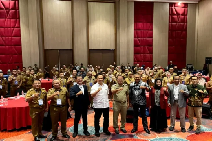 100 Pegawai Pemkot Makassar...