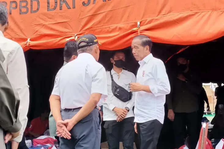 Presiden Jokowi Kunjungi...
