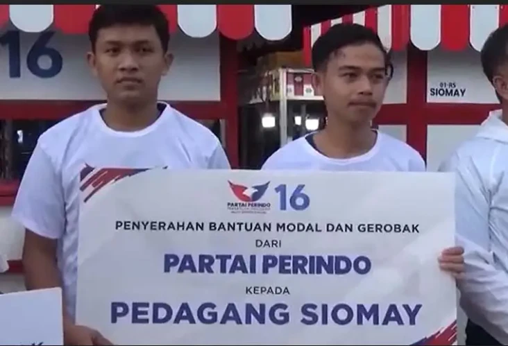 Terima Bantuan Gerobak...