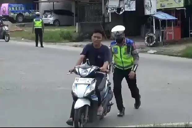 Gelar Tilang Manual,...