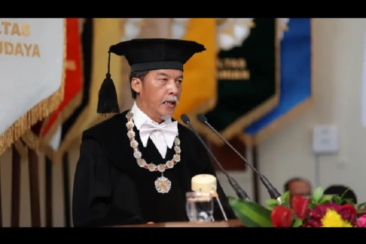 Dekan FIB UGM Prof Setiadi...
