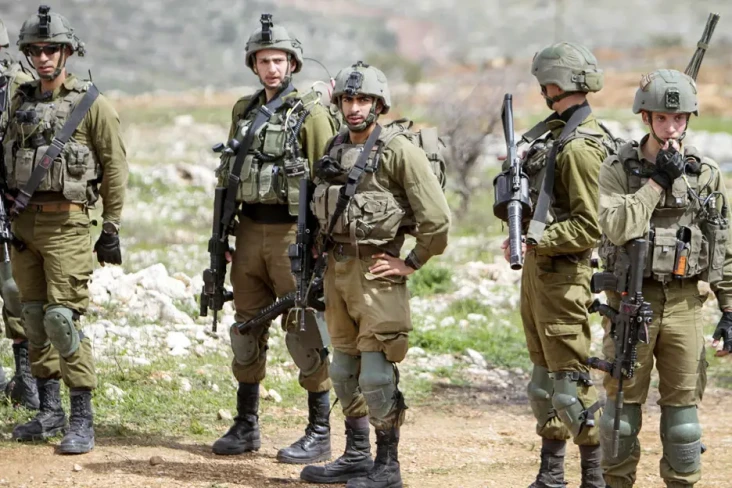 Pemukim Serang Rumah...