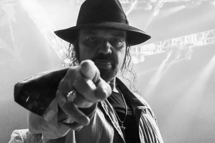 Gitaris Lynyrd Skynyrd,...