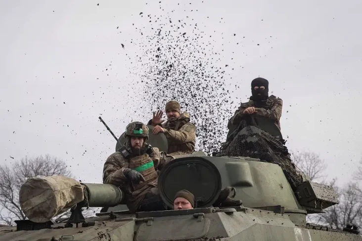 Tentara Rusia dan Ukraina...