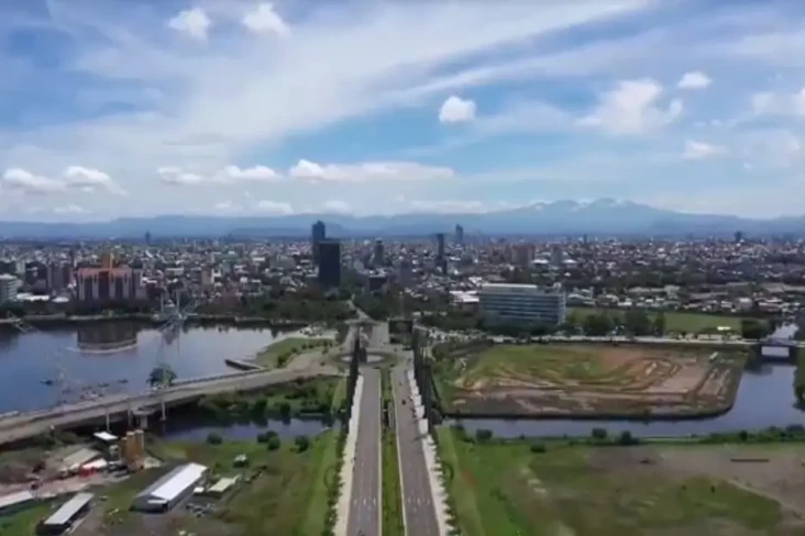 Luar Biasa! Pertumbuhan...