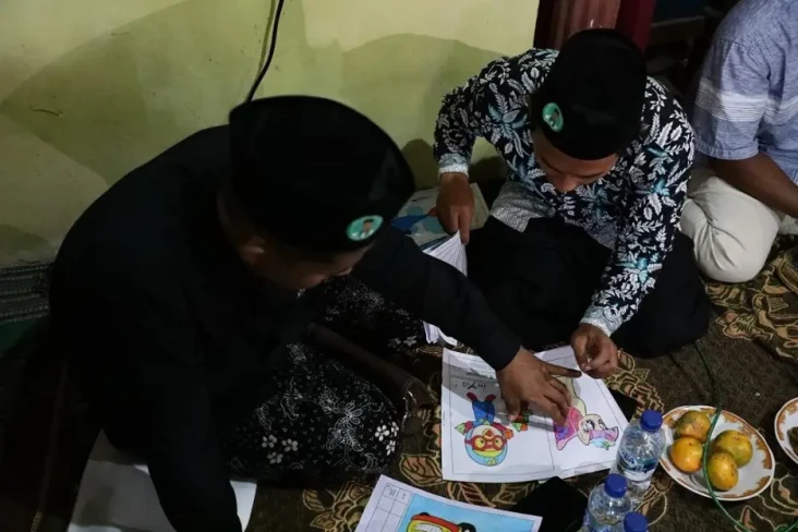 Warga Desa Tumapel Gresik...