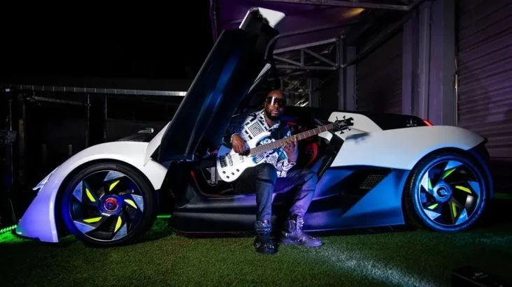 Musisi Ini Bikin Mobil...