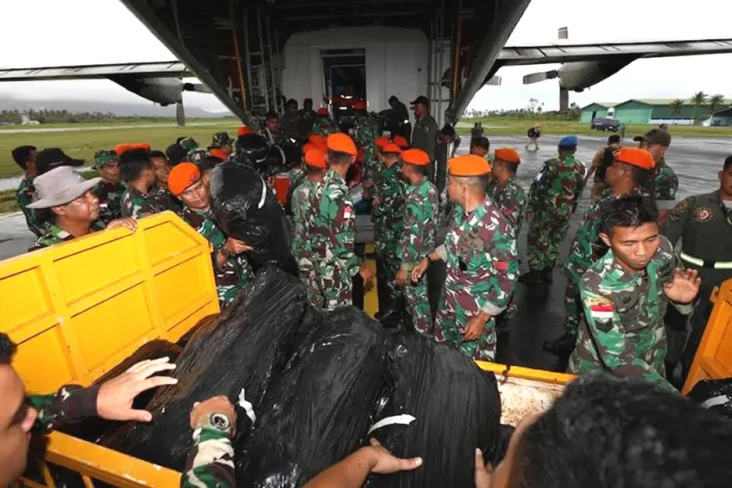 Tiba di Natuna, Kepala...