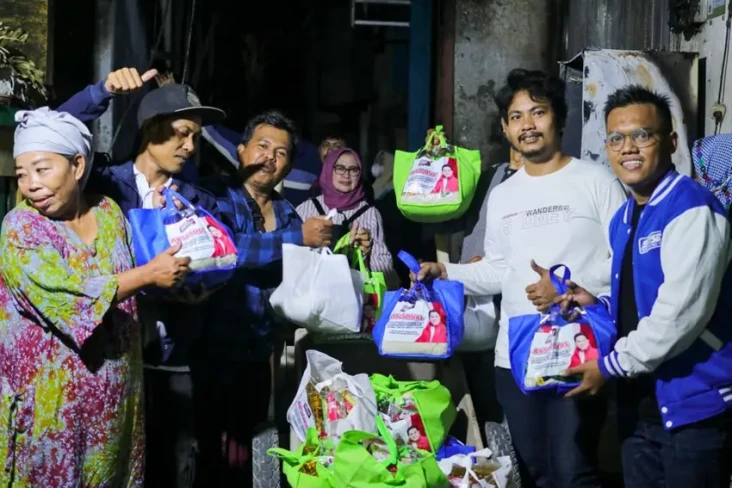 Relawan Satset Bagikan...