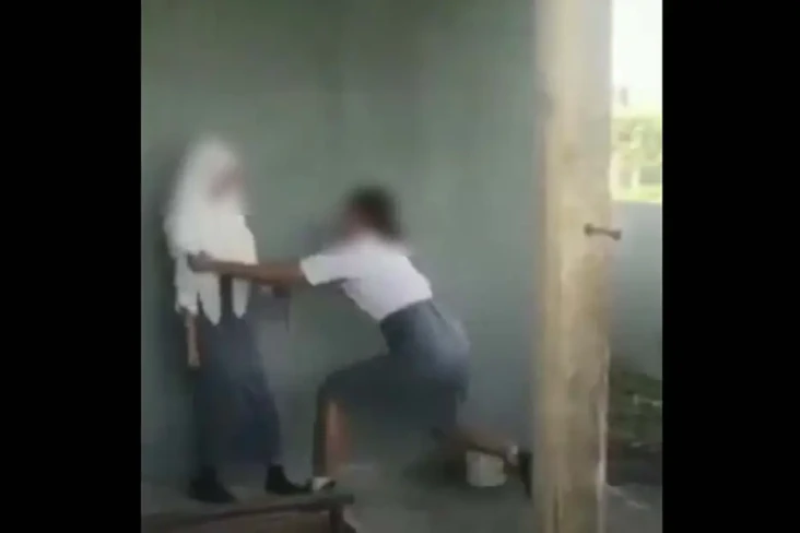 Heboh Siswi SMA Negeri...