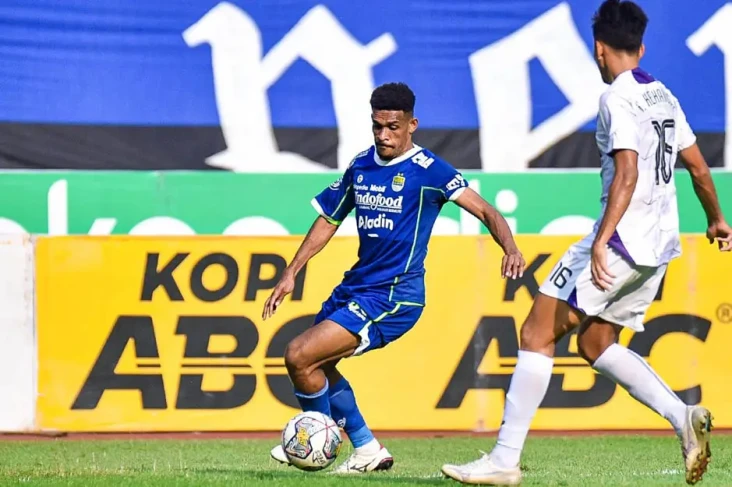 Persib Bandung Menjauh...
