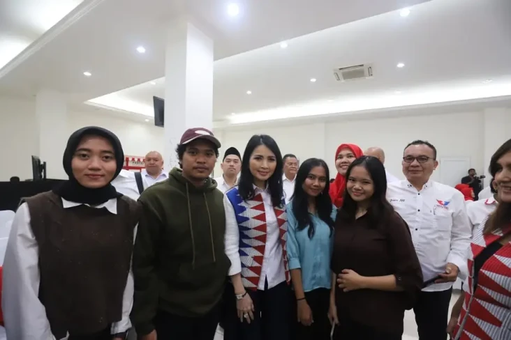 Ikut Pelatihan Public...