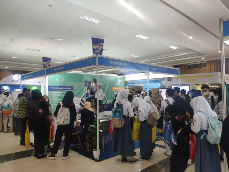 MNC University Hadir...