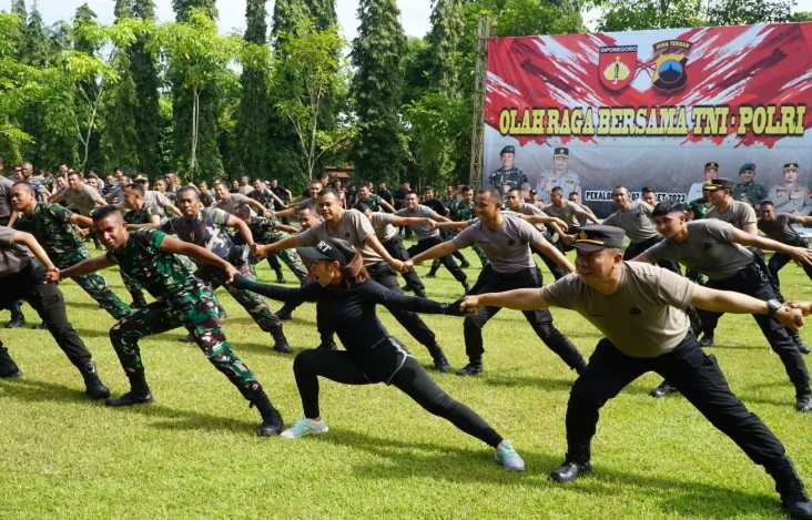 Apel Gabungan TNI-Polri...