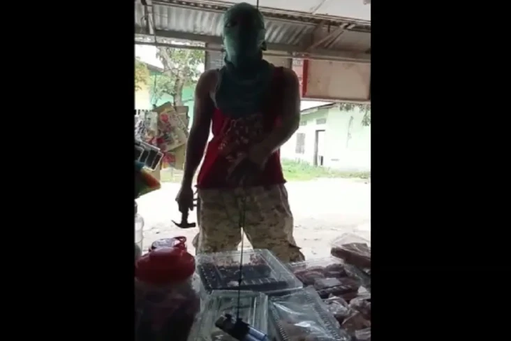 Viral Video Preman Bersenjata...
