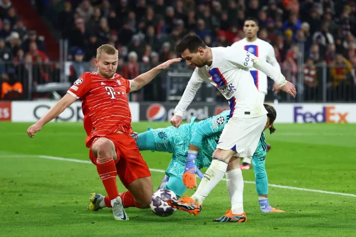 Bayern Muenchen vs Paris...