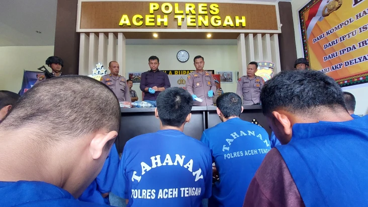 3 Bulan Pertama 2023,...