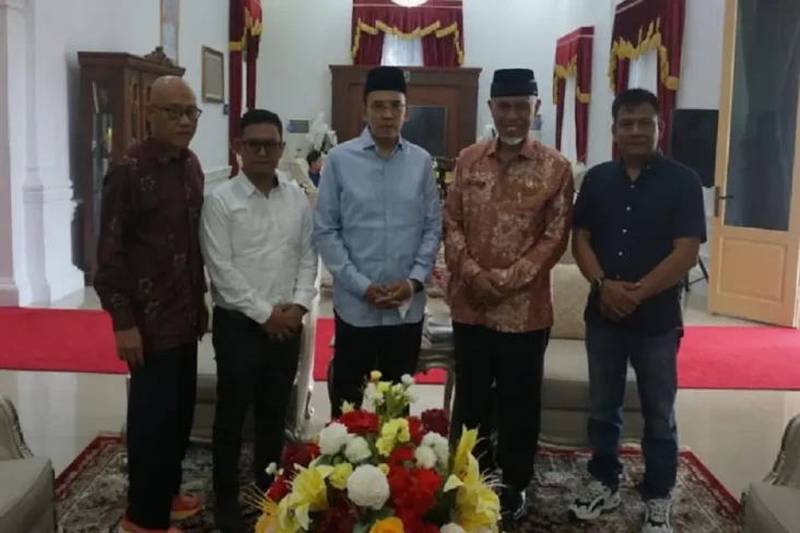 TGB Zainul Majdi Bertemu...