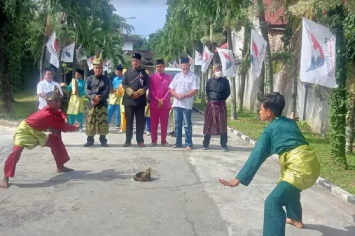 Sultan Siak XIII Kunjungi...