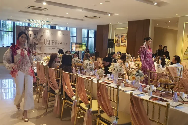 Trunk Show Koleksi Busana...