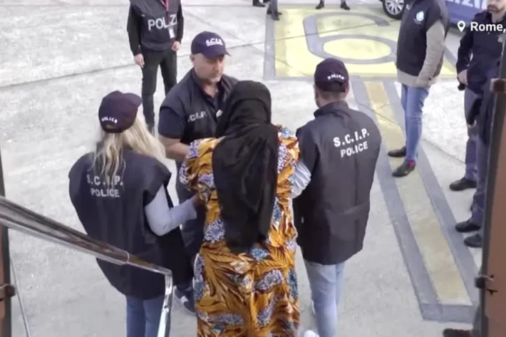 Wanita Nigeria Bos Mafia...