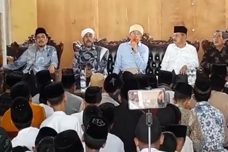 Kunjungi Pondok Pesantren...