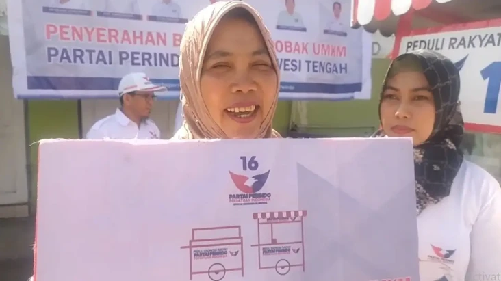 Pedagang Nasi Kuning...