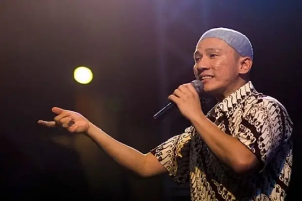 3 Ustaz Keturunan Tionghoa,...