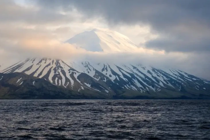 Gunung Berapi Alaska...
