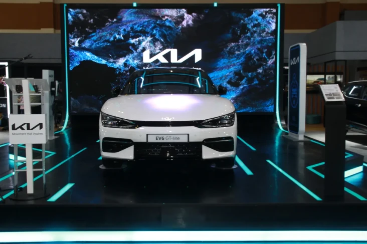 Penantian 6 Bulan, Mobil...