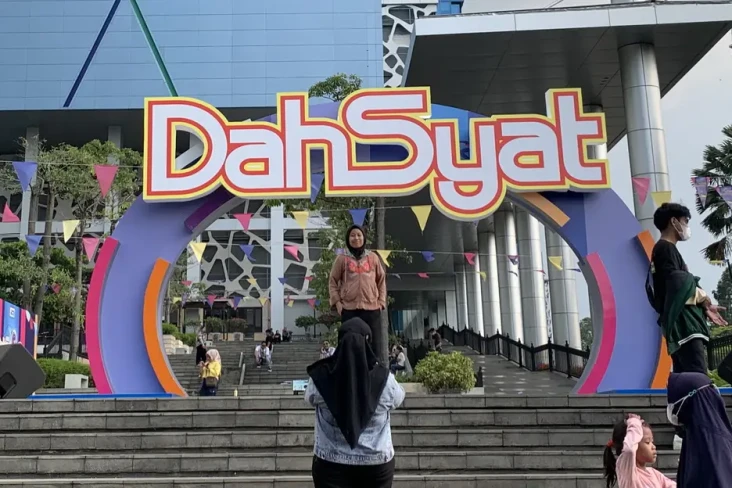 Hadirkan Banyak Penyanyi...