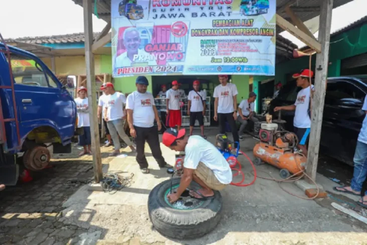 Komunitas Sopir Truk...