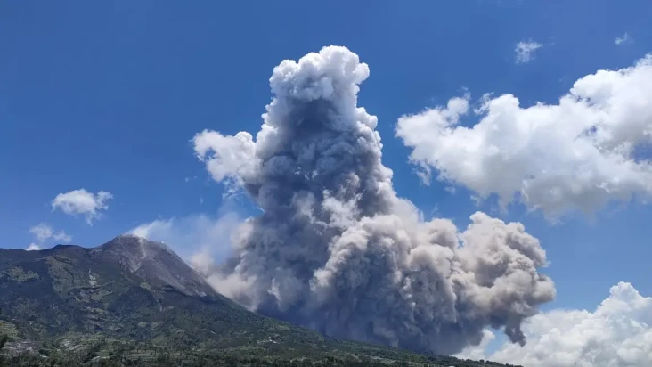 Hujan Abu dan Awan Panas...
