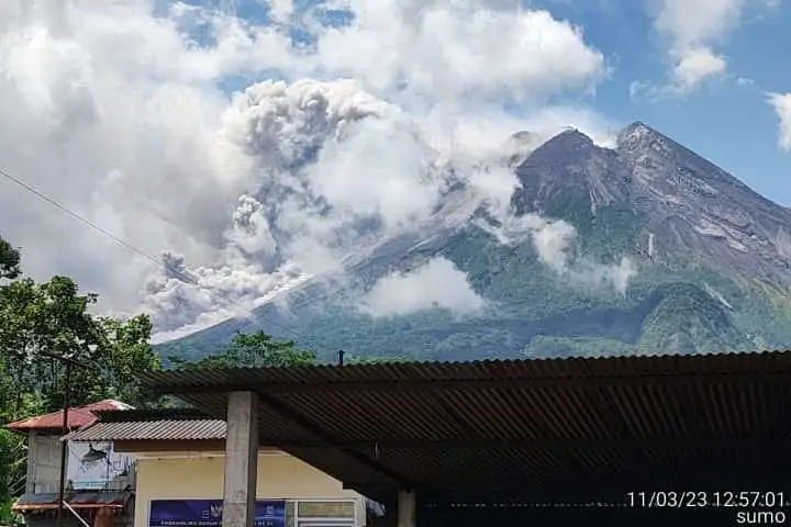Gunung Merapi Erupsi,...