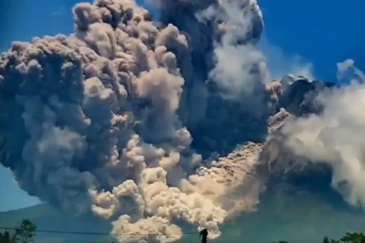 Gunung Merapi Erupsi,...
