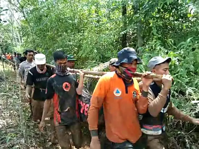 1 Korban Longsor di...