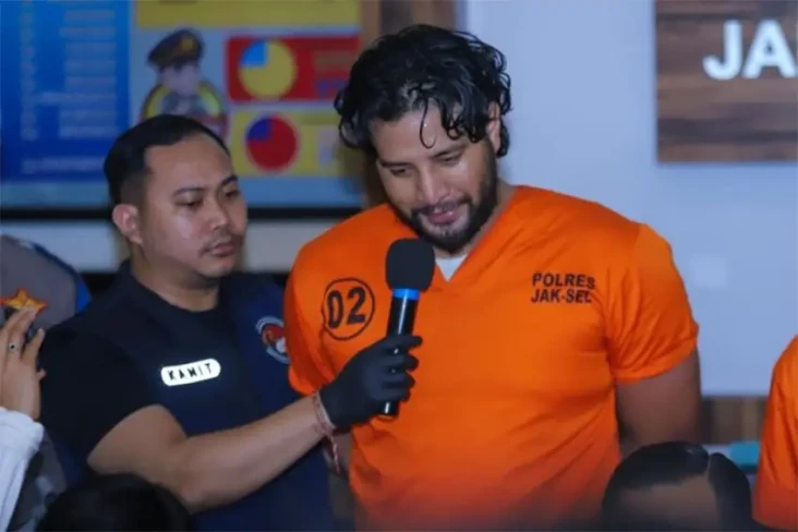Ammar Zoni Terus Menangis...