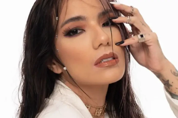 4 Artis Cantik Indonesia...