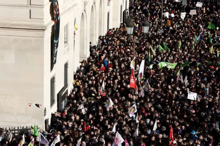 300 Ribu Demonstran...