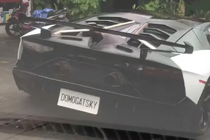 Ngemplang Pajak Rp104...