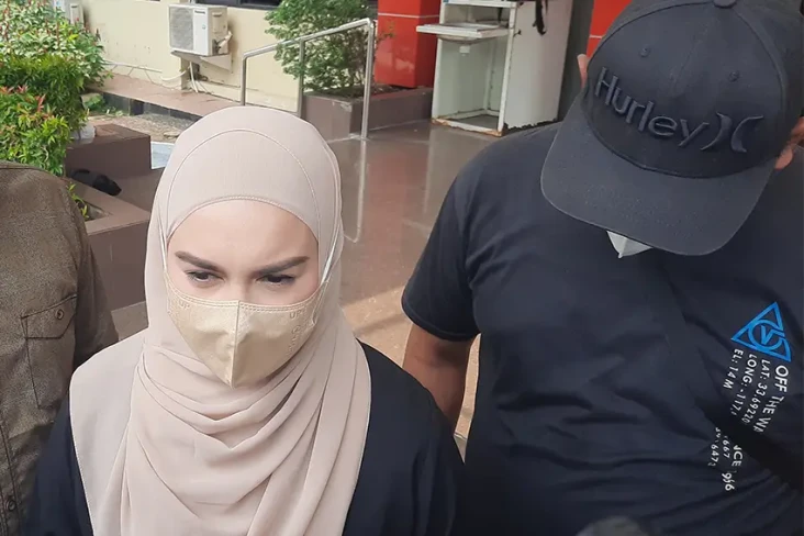 Jenguk Ammar Zoni di...