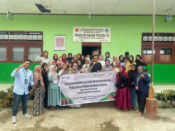 Pegadaian Beri Pelatihan...