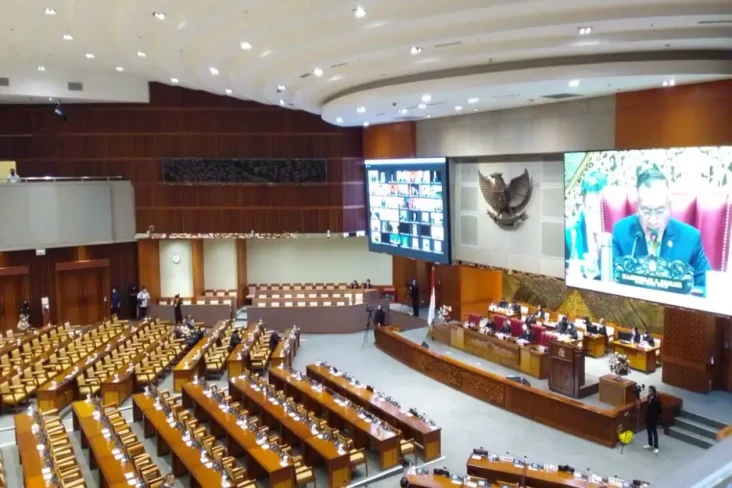 DPR Sepakat Bahas RUU...