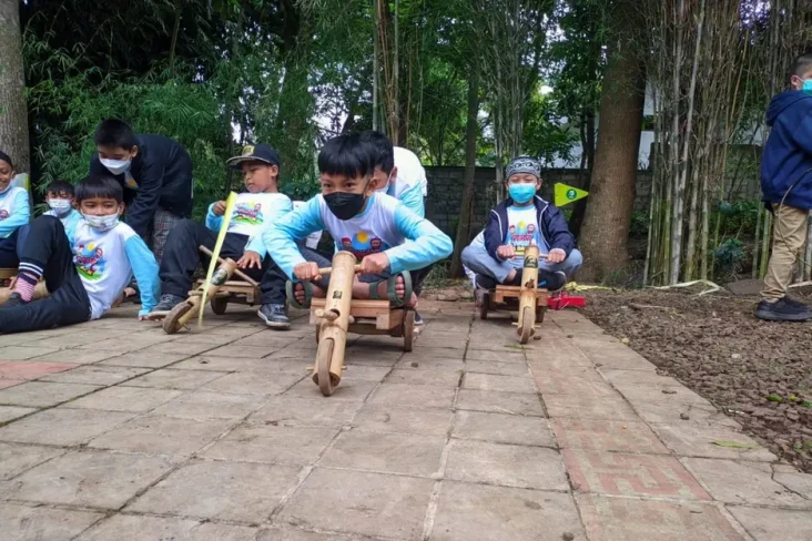 Lebih Dekat dengan Komunitas...