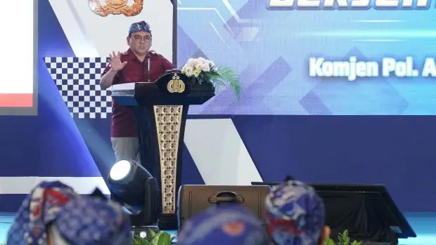 Kemenkumham Serahkan...
