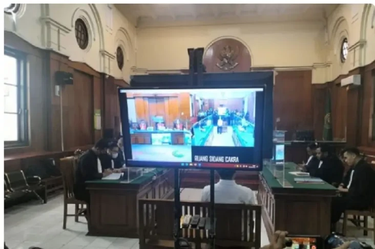 2 Terdakwa Tragedi Kanjuruhan...