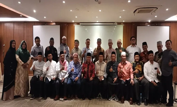 TGB Silaturahmi dengan...