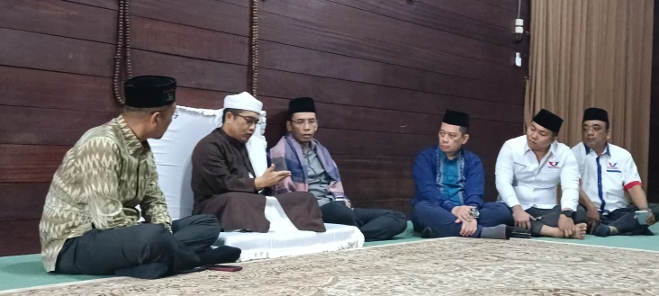 TGB Disambut Penuh Keakraban...