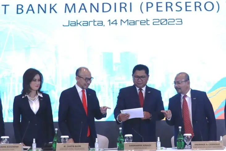 Bank Mandiri Bagikan...